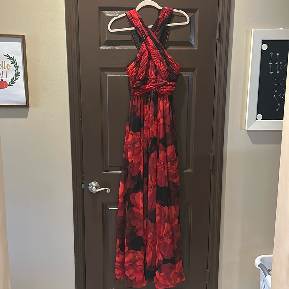Beautiful Calvin Klein red and black gown size 4